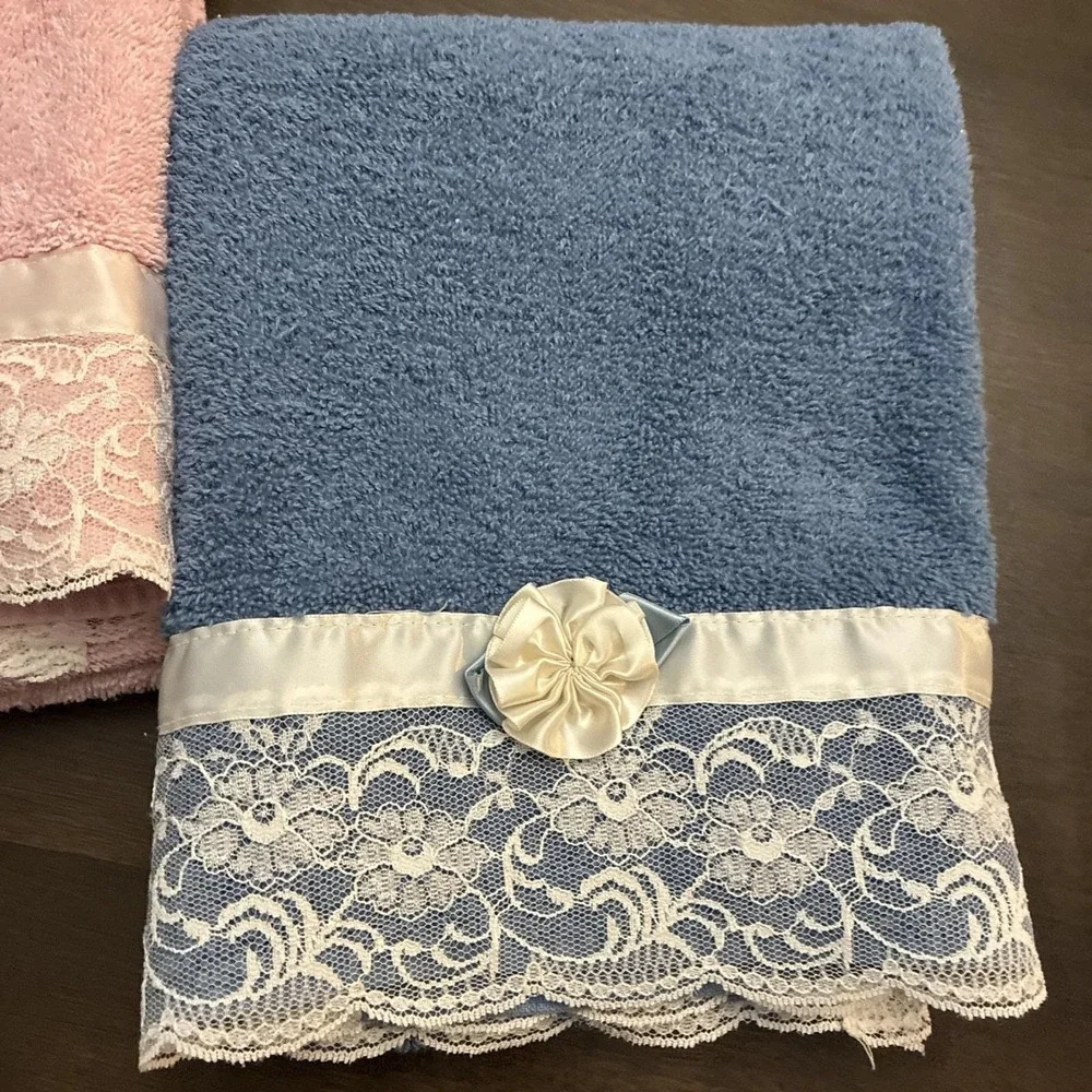 VTG Dundee Blue Pink Lace Bath Towel Set 2pc USA Made 100% Cotton CottageCore